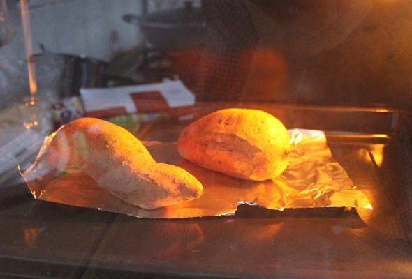 烤地瓜（烤箱初試）的做法 步骤2