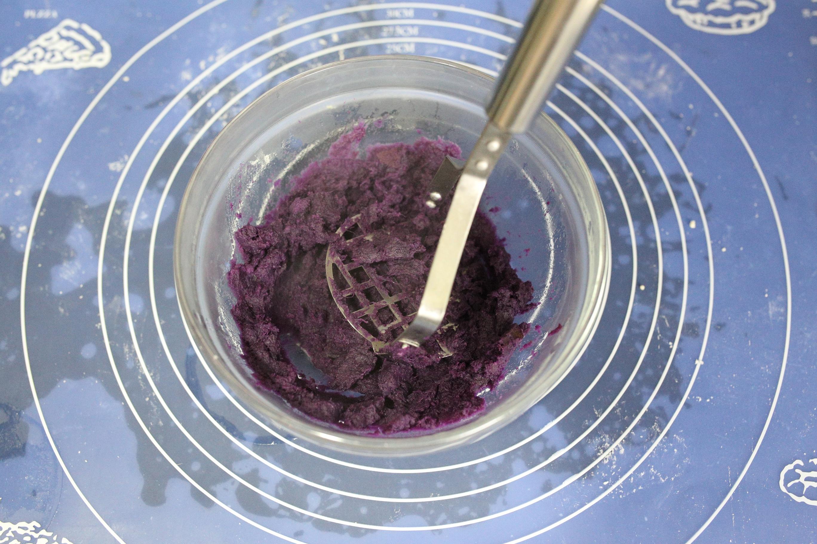 【雙色開花紫薯饅頭】，饅頭也可以有花樣兒。的做法 步骤5