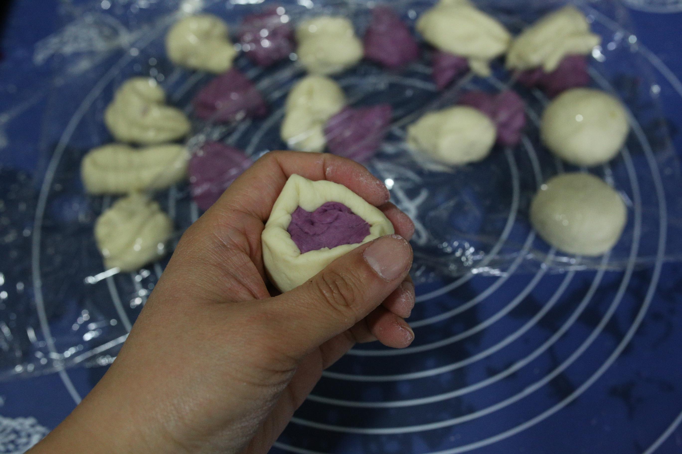 【雙色開花紫薯饅頭】，饅頭也可以有花樣兒。的做法 步骤13