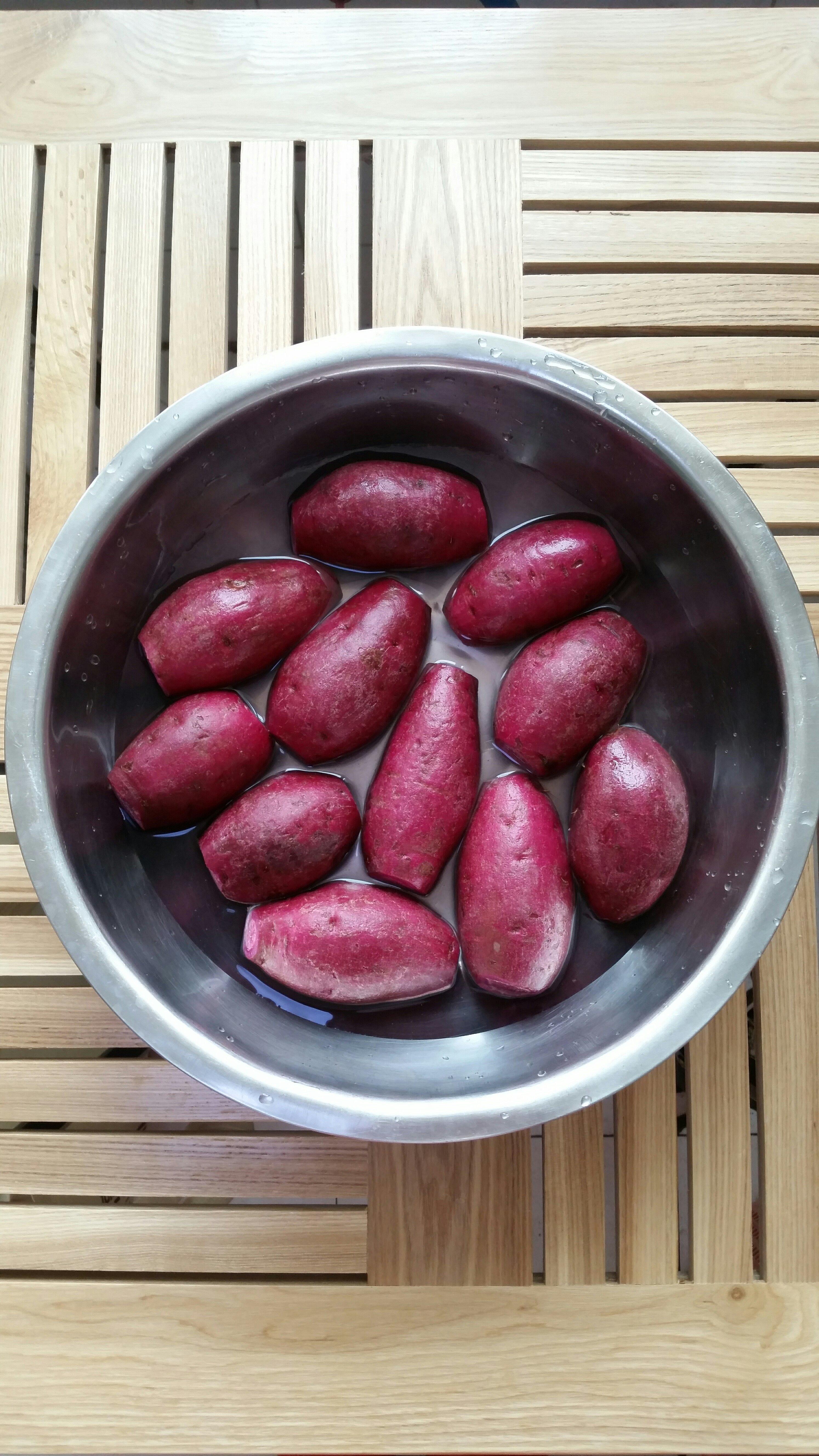 紫薯玫瑰花饅頭的做法 步骤2