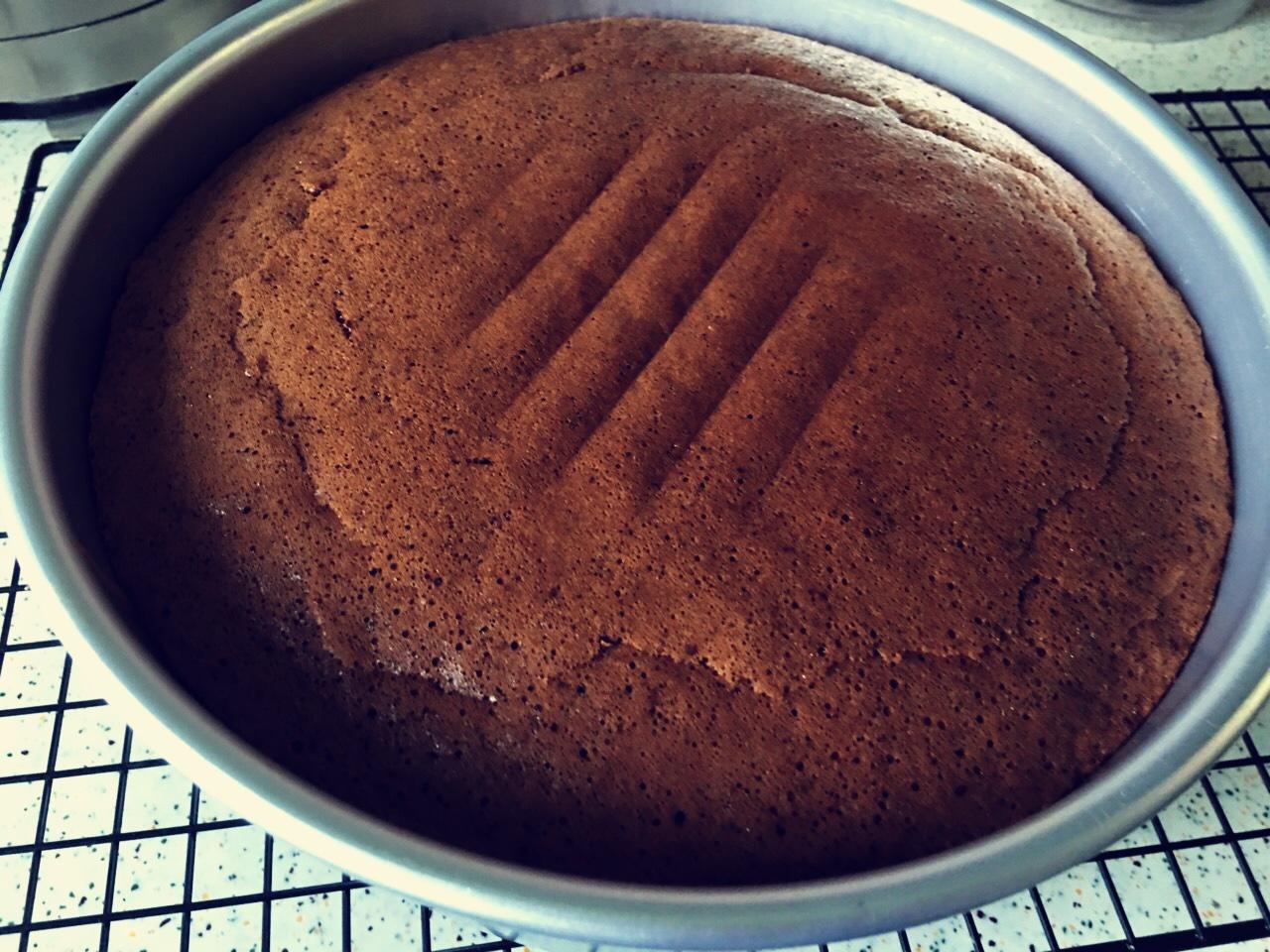 全蛋巧克力味海綿蛋糕（凱伍德廚師機版）根據飛雪的方子改的的做法 步骤6