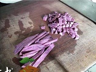 紫薯燕麥粥的做法 步骤2