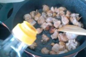 雞塊燒土豆的做法 步骤4