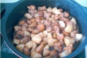 雞塊燒土豆的做法 步骤5