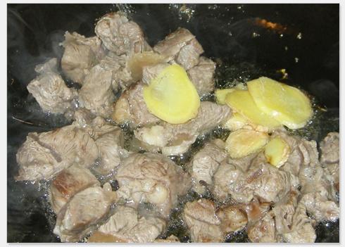 土豆燉牛肉的做法 步骤3