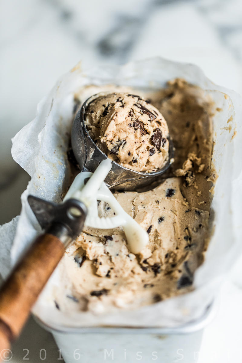 美式花生醬巧克力冰淇淋.American peanut butter chocolate ice cream.的做法 步骤2