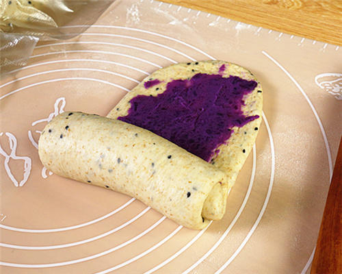 超好吃的全麥黑芝麻紫薯麪包做法的做法 步骤11