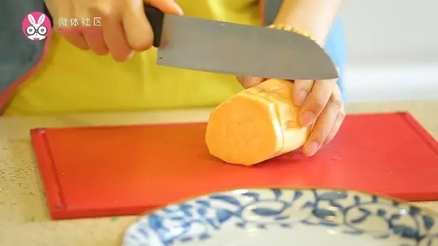 【微體兔閒情逸廚】雞翅紅薯塔吉鍋的做法 步骤4