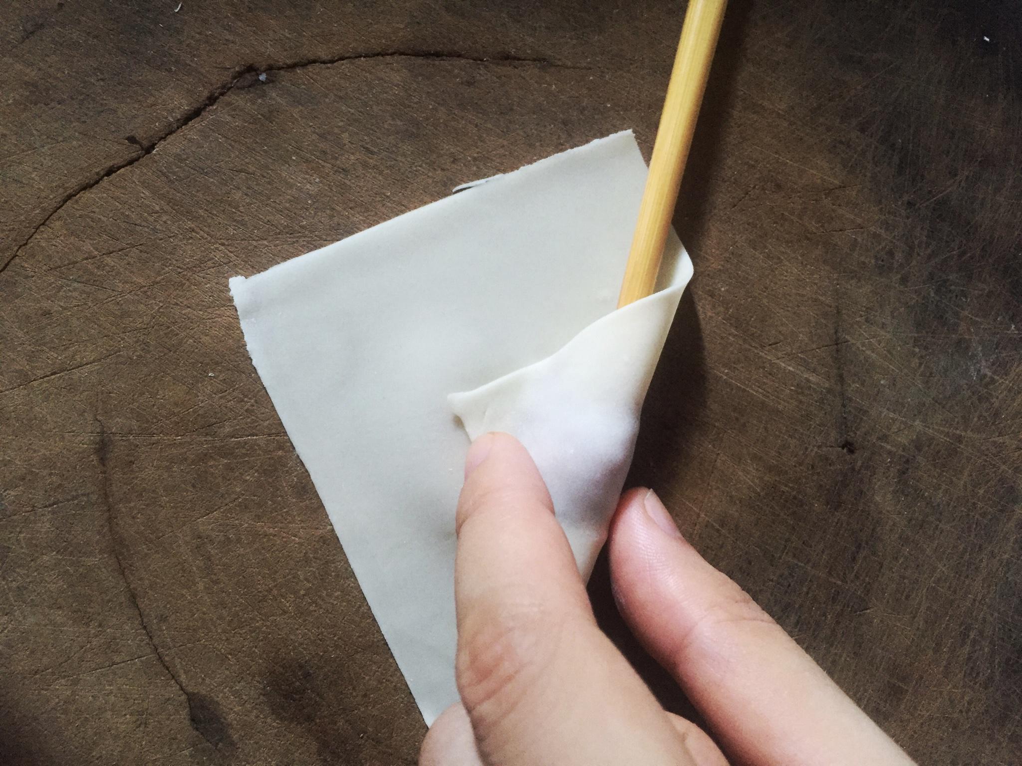 雲吞/餛飩的筷子包法的做法 步骤3