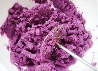 椰香南瓜紫薯糯米餈的做法 步骤1