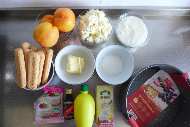 黃桃季不可錯過的——黃桃乳酪酸奶慕斯的做法 步骤1