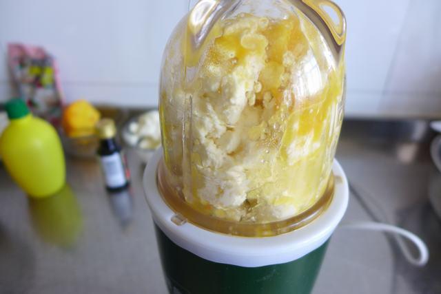 黃桃季不可錯過的——黃桃乳酪酸奶慕斯的做法 步骤9