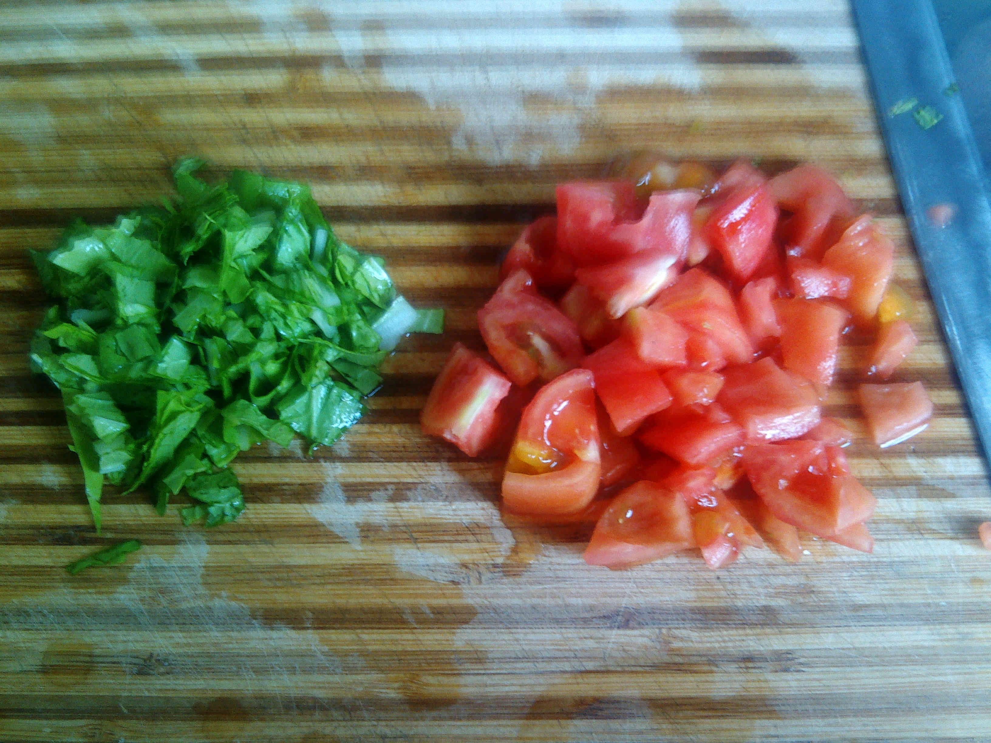 西紅柿菜葉蛋炒飯的做法 步骤1