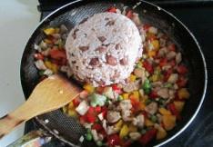 彩椒雞丁紅豆飯的做法 步骤9