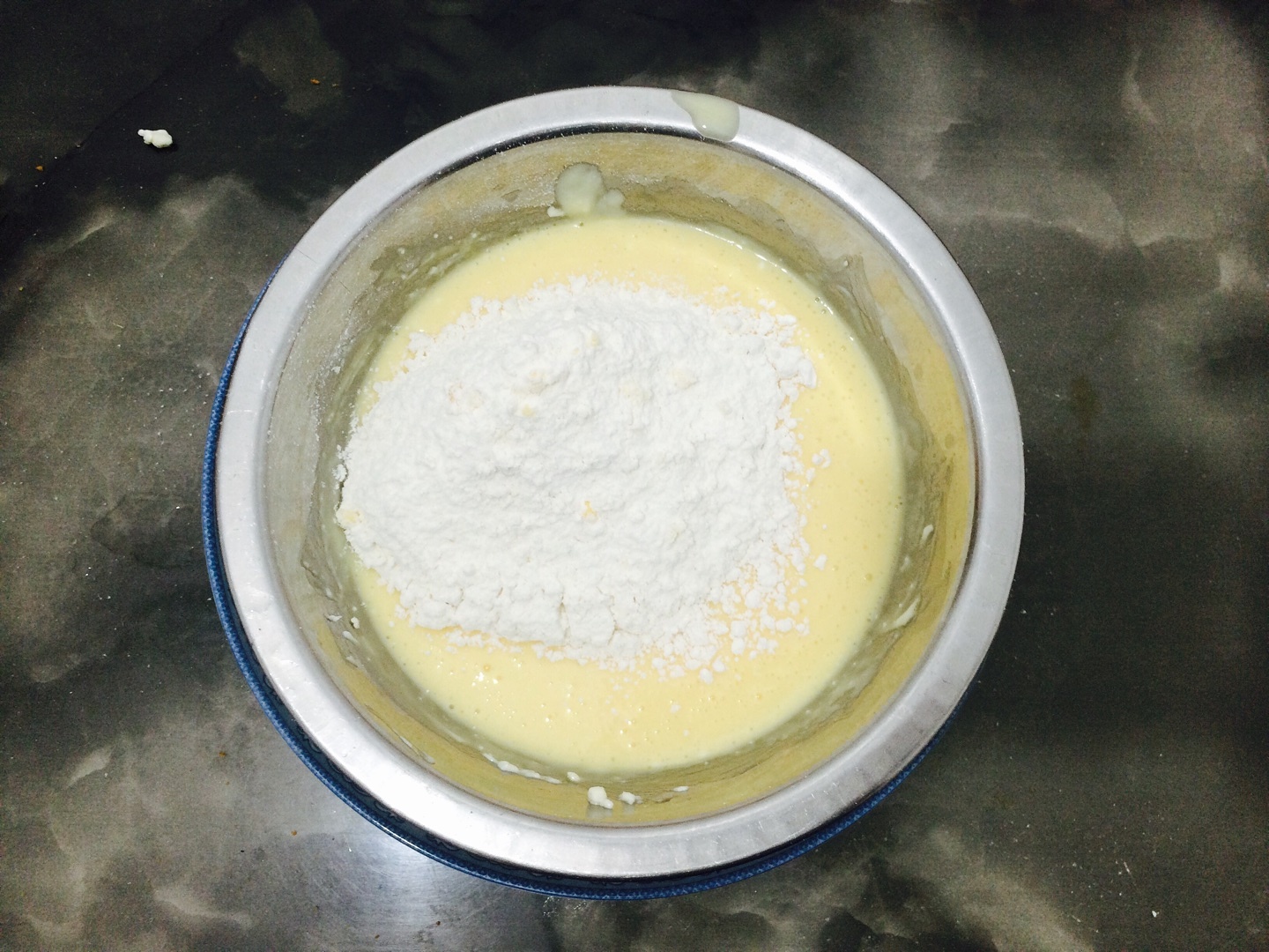 電飯煲乳酪酸奶蛋糕的做法 步骤8