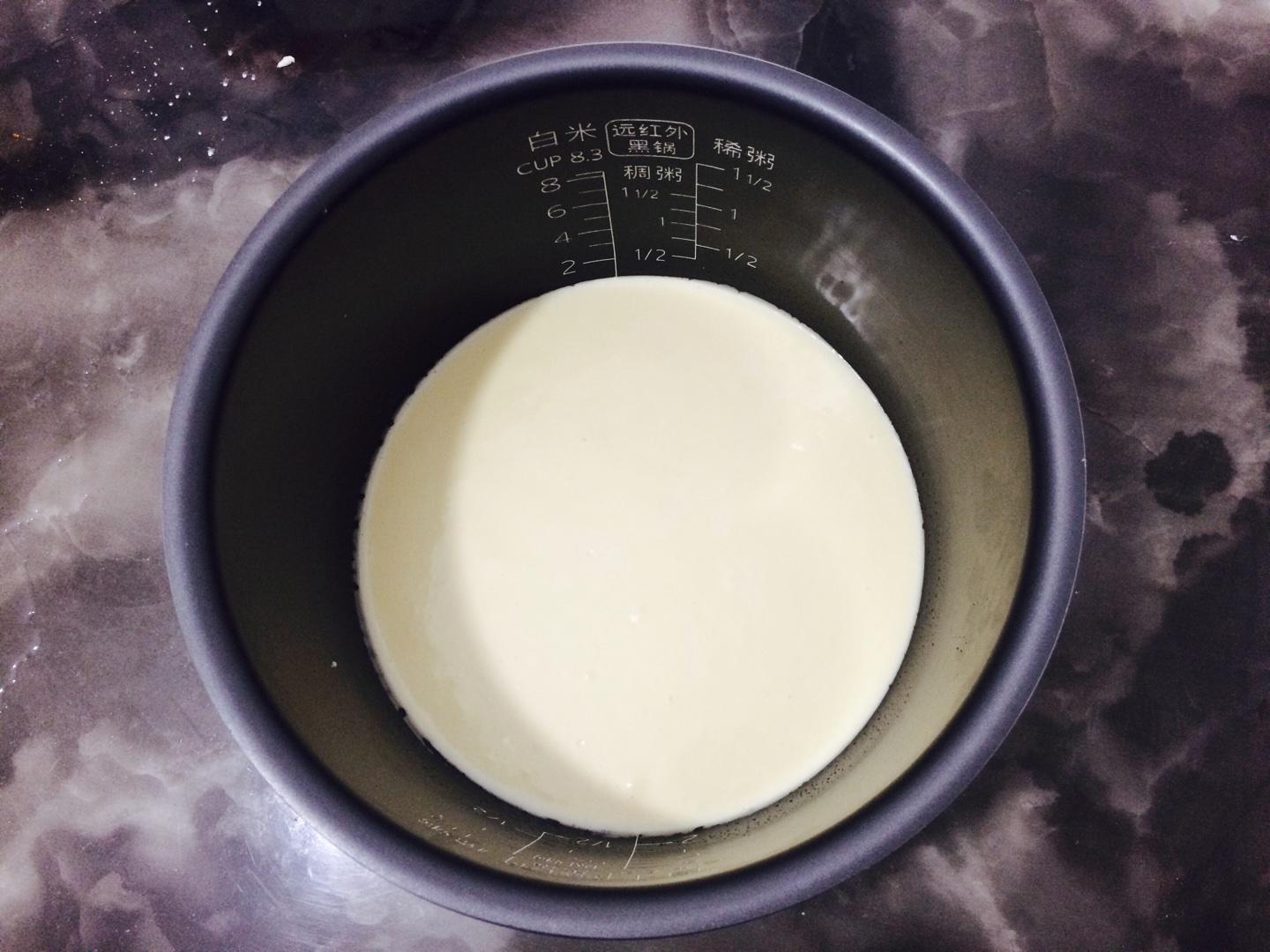 電飯煲乳酪酸奶蛋糕的做法 步骤12