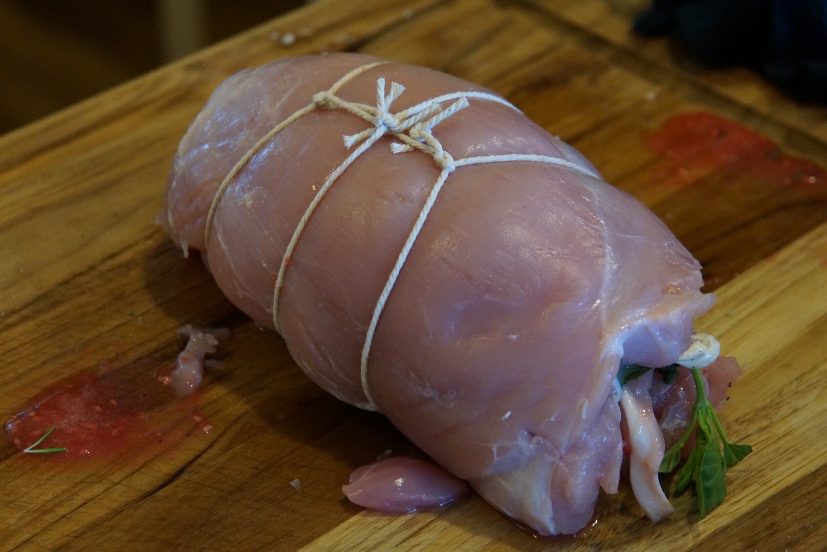 |感恩節特輯|·主菜·香草火雞胸肉卷配蘋果覆盆子醬的做法 步骤14