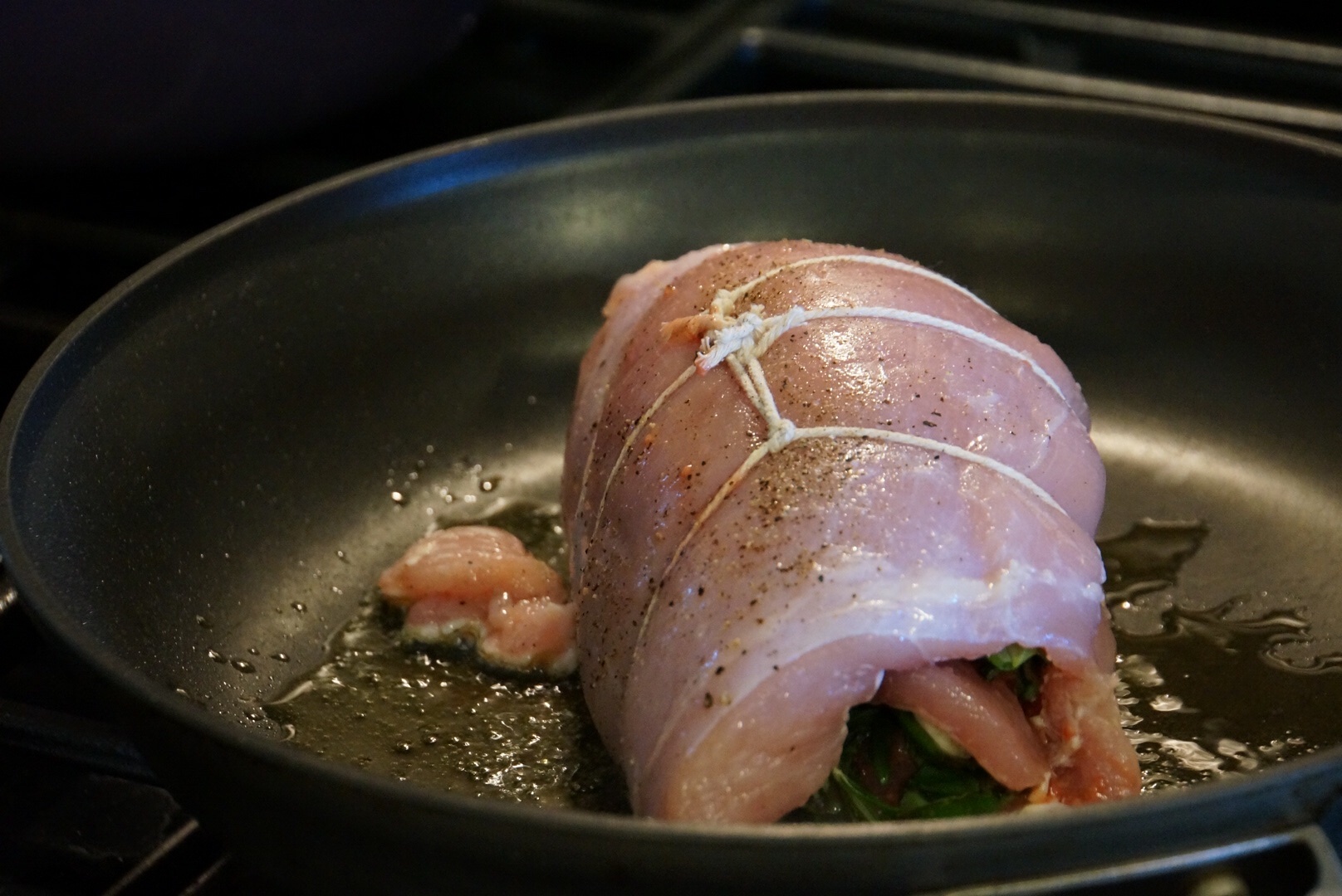 |感恩節特輯|·主菜·香草火雞胸肉卷配蘋果覆盆子醬的做法 步骤16