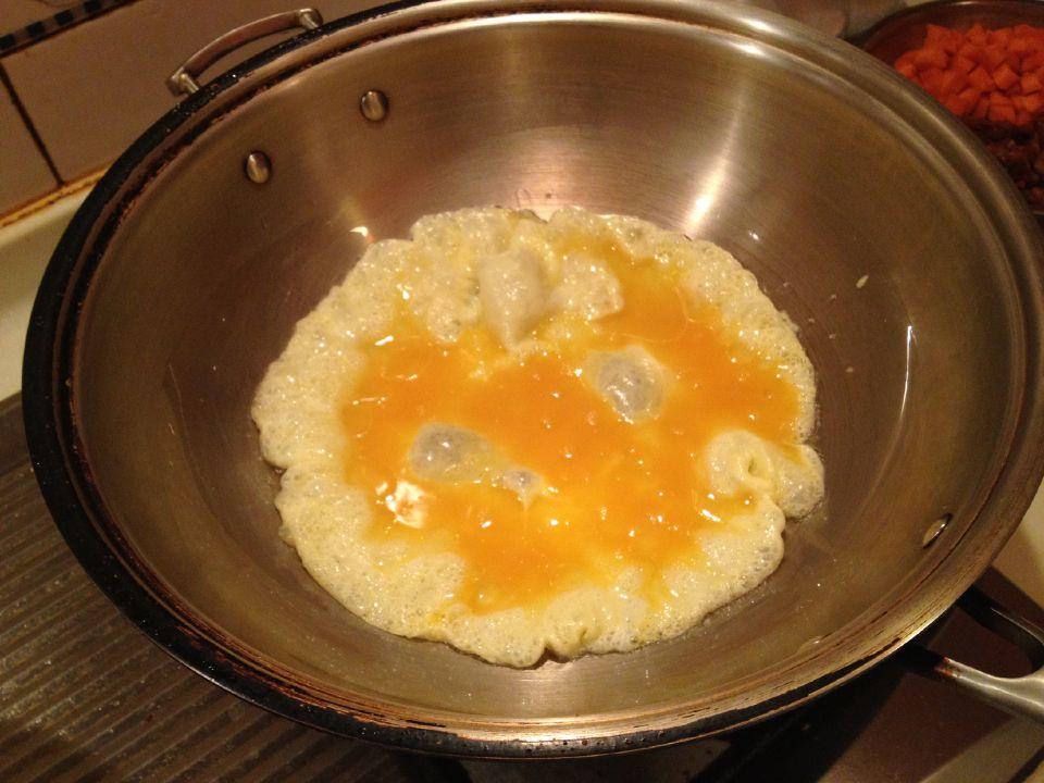 簡單的炒米飯～（詳細圖解）的做法 步骤3