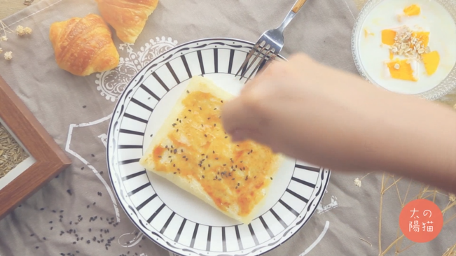 烘蛋芝士薄餅 | 太陽貓早餐的做法 步骤8