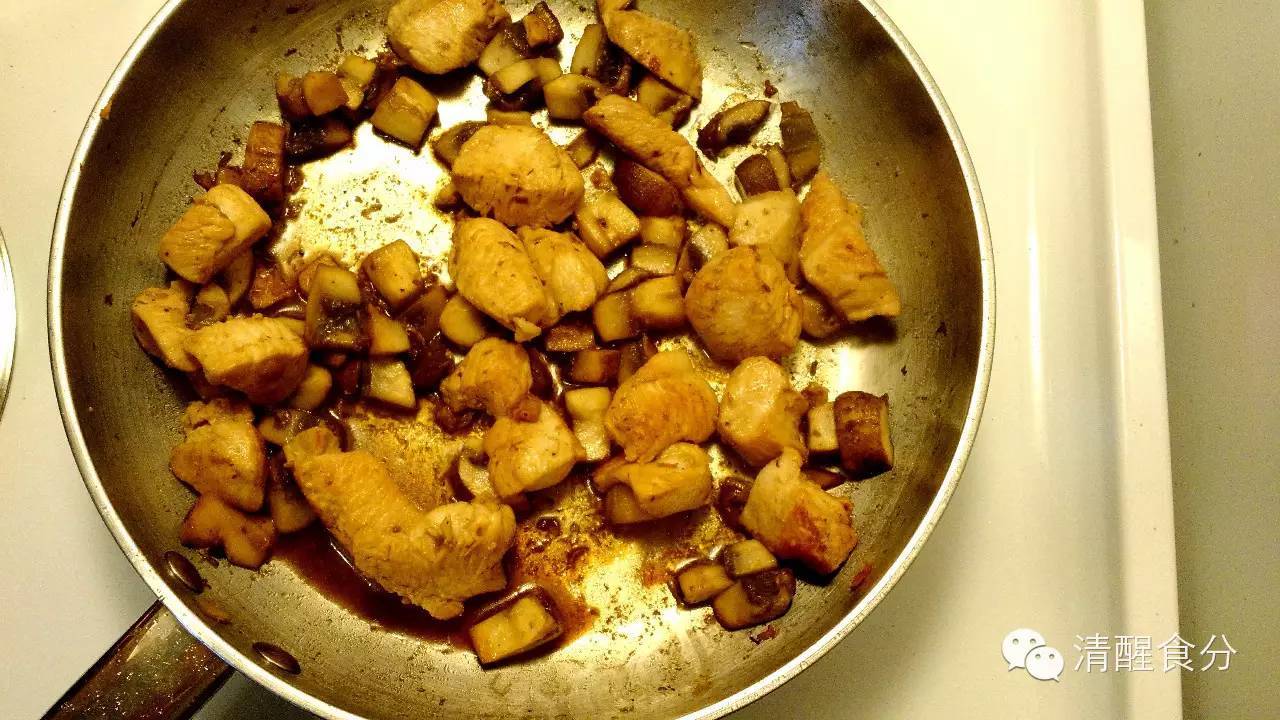 美味快手食譜 | 雞肉蘑菇，滿滿的蛋白質！的做法 步骤7
