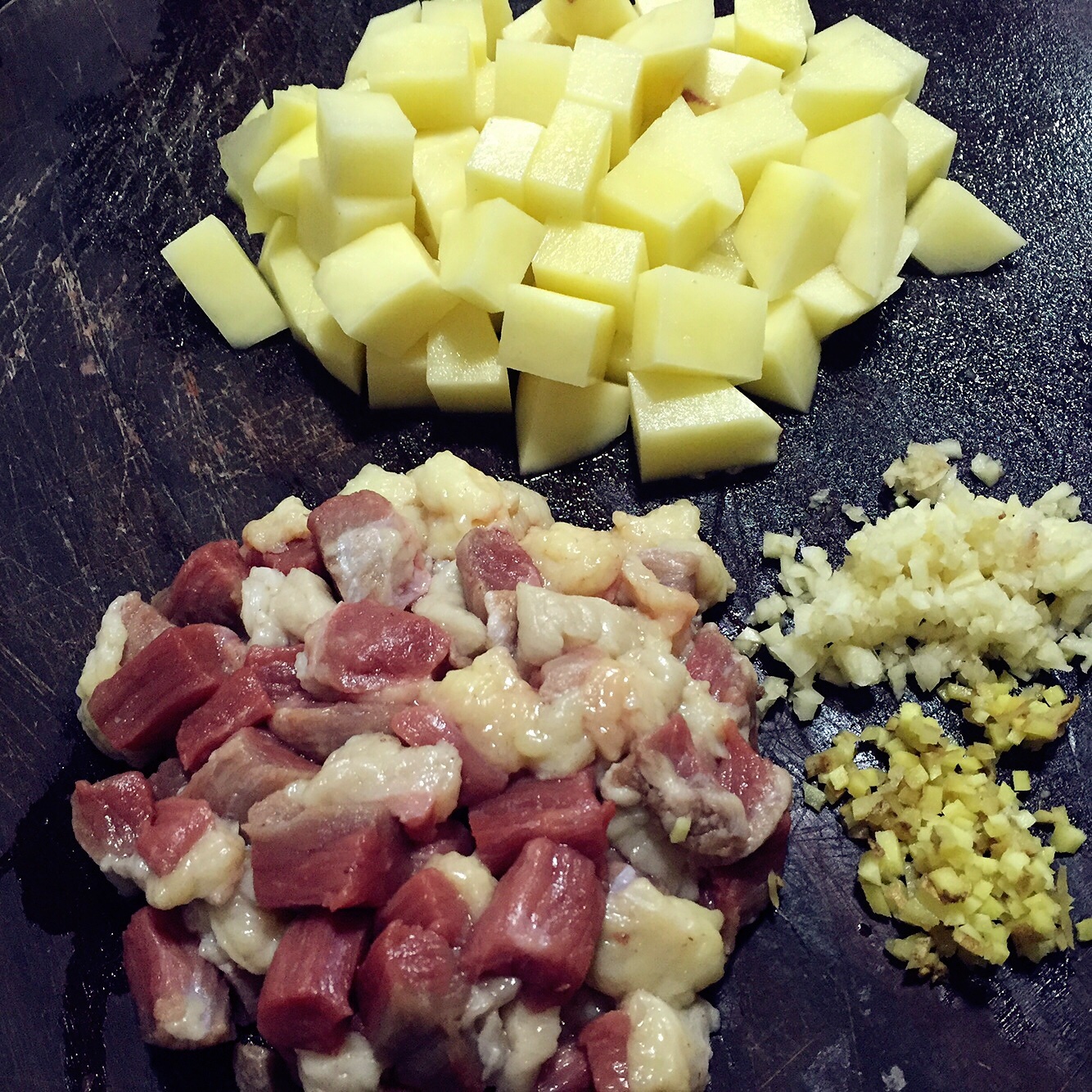 牛肉土豆燜飯的做法 步骤2