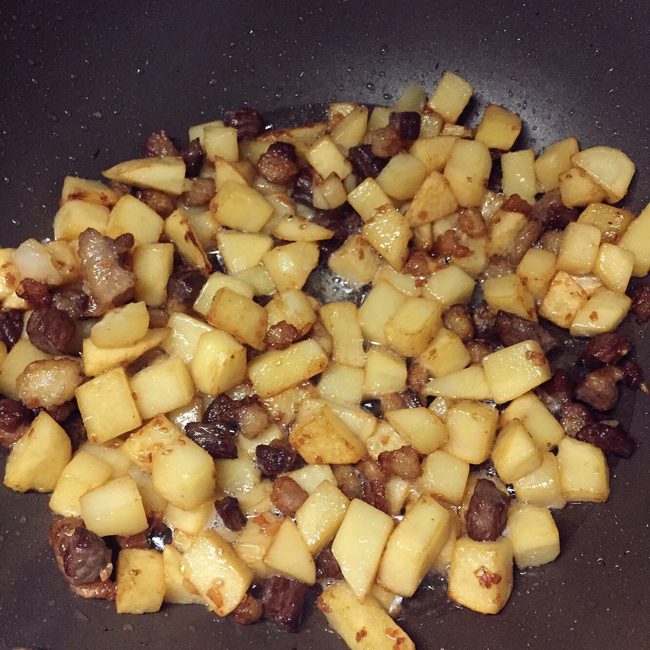 牛肉土豆燜飯的做法 步骤3