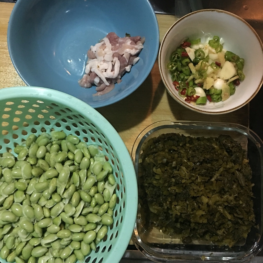 夏日冰箱常備菜之一•雪菜毛豆的做法 步骤2