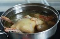 乳鴿鮑魚湯的做法 步骤2