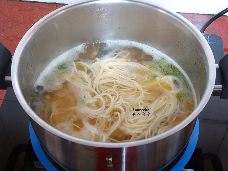 魚湯麪的做法 步骤4