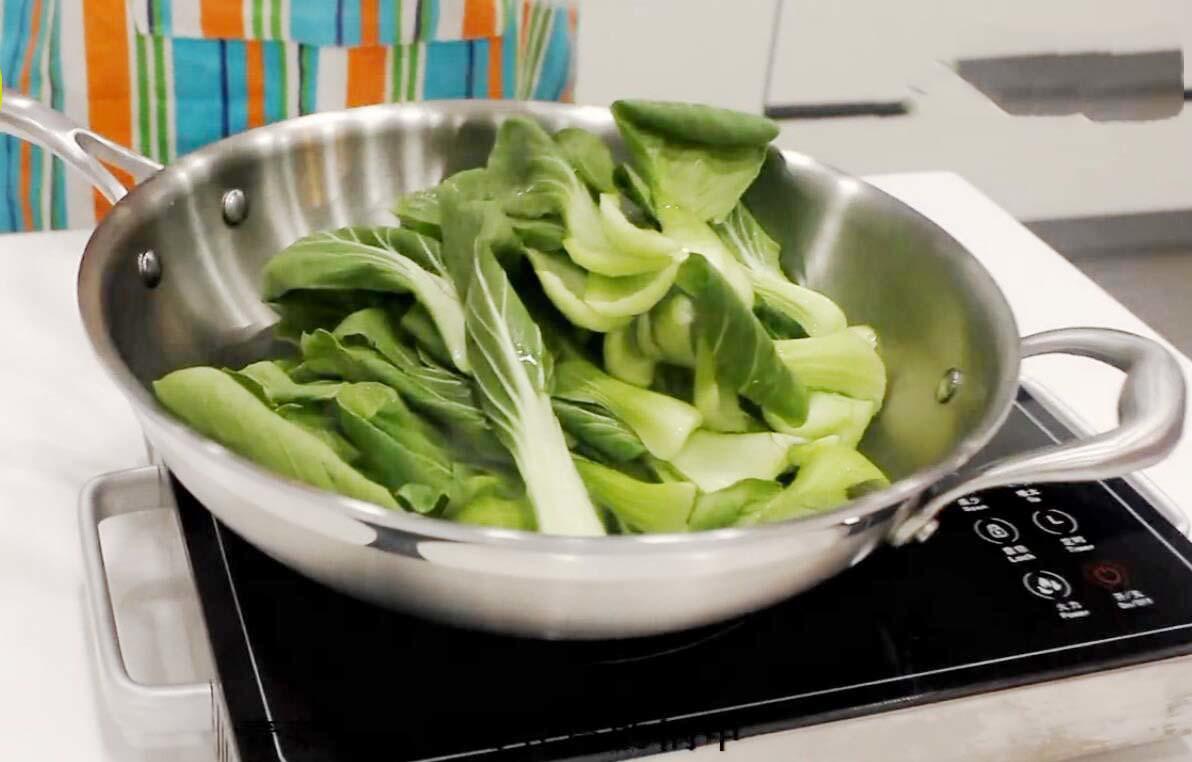 健康烹飪、創意廚房--無水炒青菜的做法 步骤3