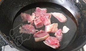 香菇燒鴨肉的做法 步骤1
