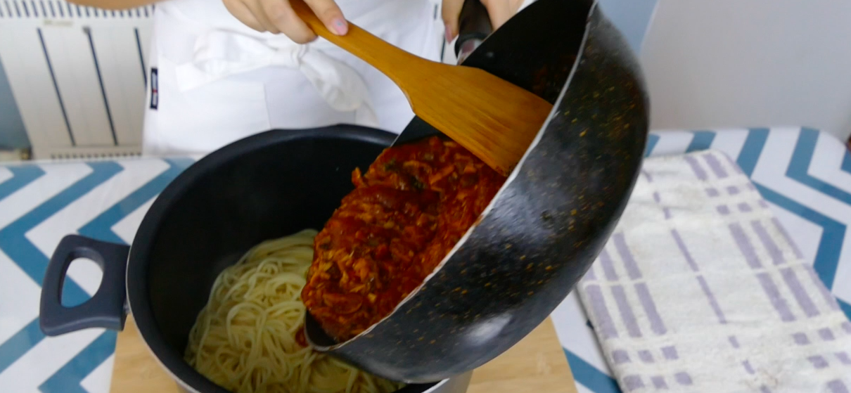 CookWithIvy---吞拿意大利麪(Spaghetti Puttanesca)的做法 步骤8