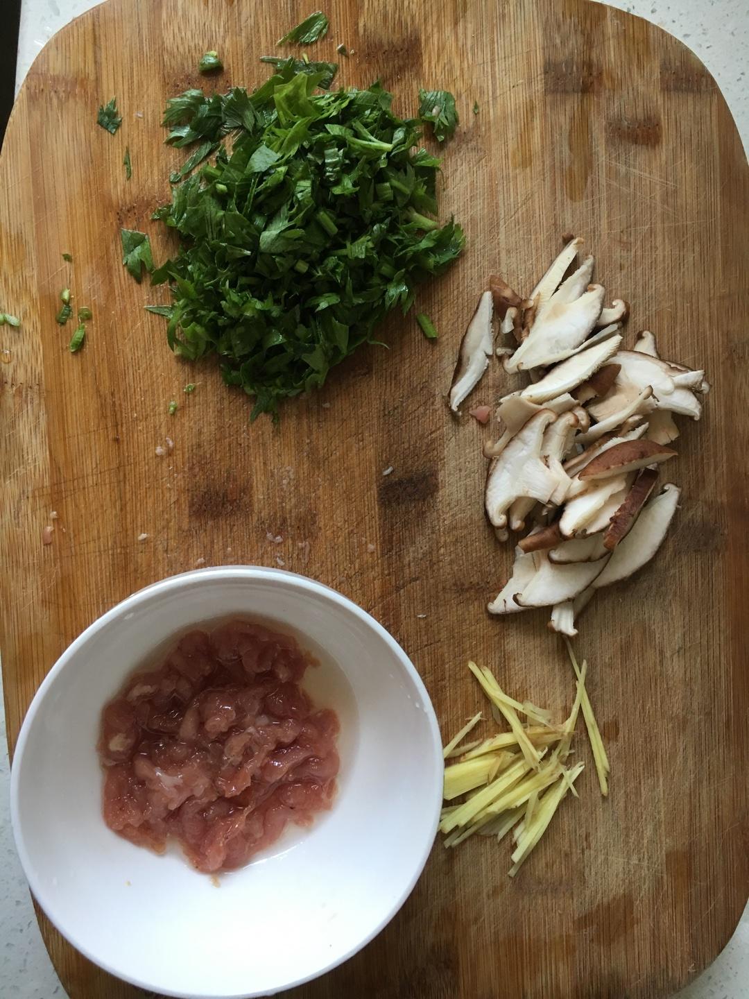 芹菜香菇瘦肉粥的做法 步骤2