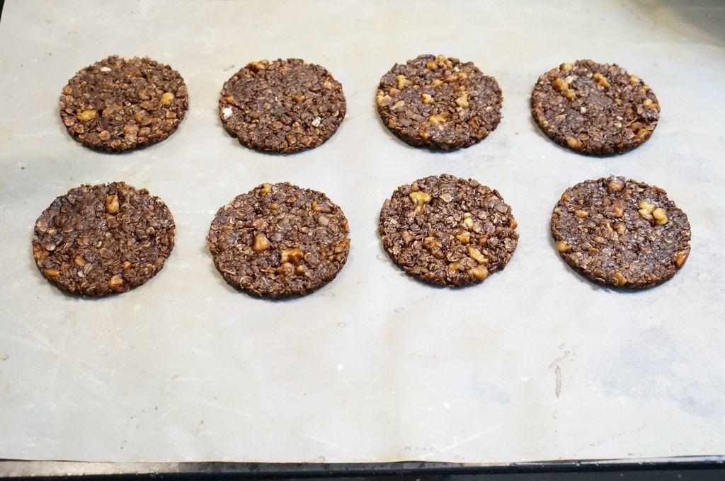 燕麥巧克力小圓餅——不用烤箱的小曲奇的做法 步骤9