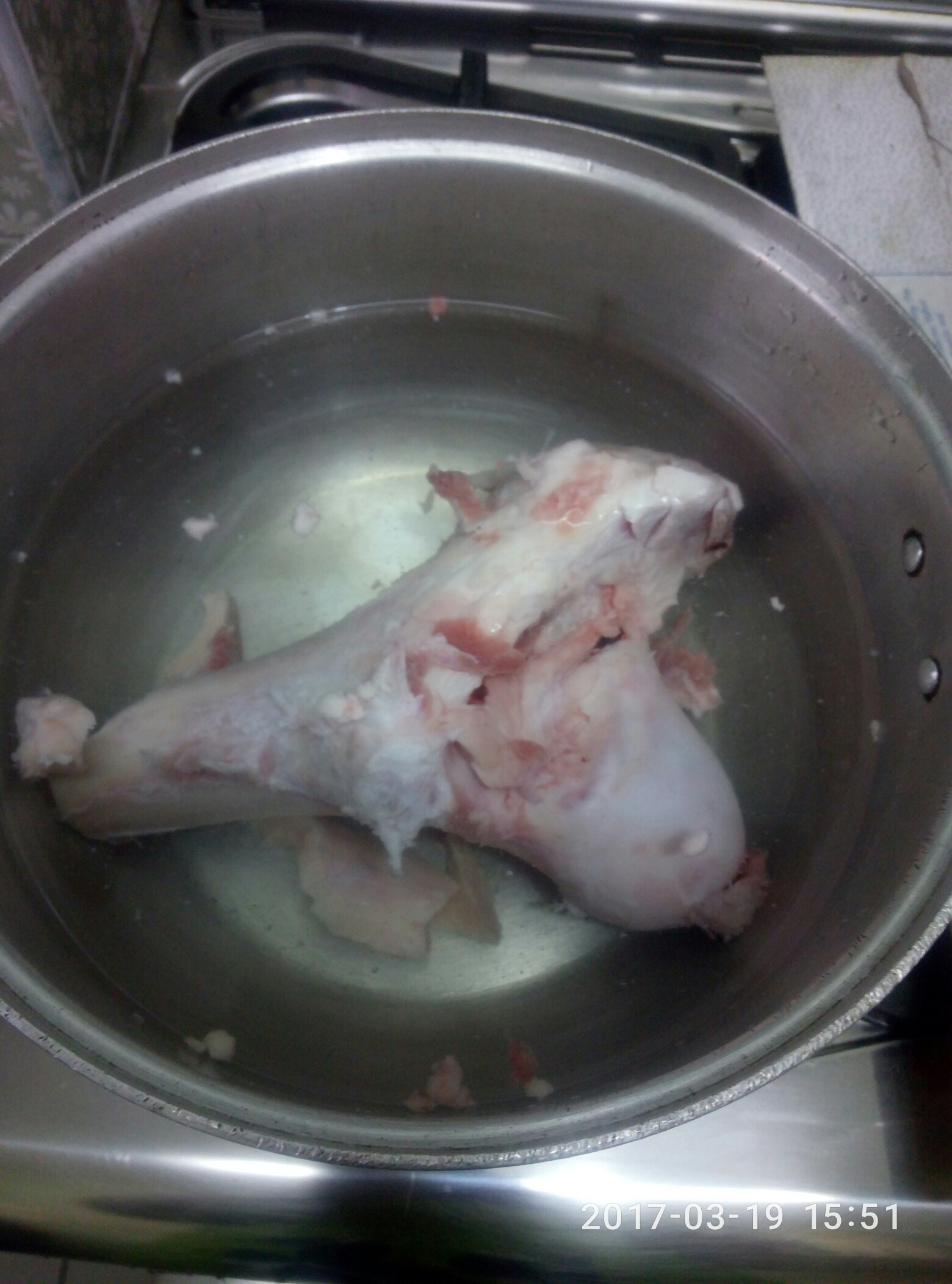 牛骨頭高湯的做法 步骤2