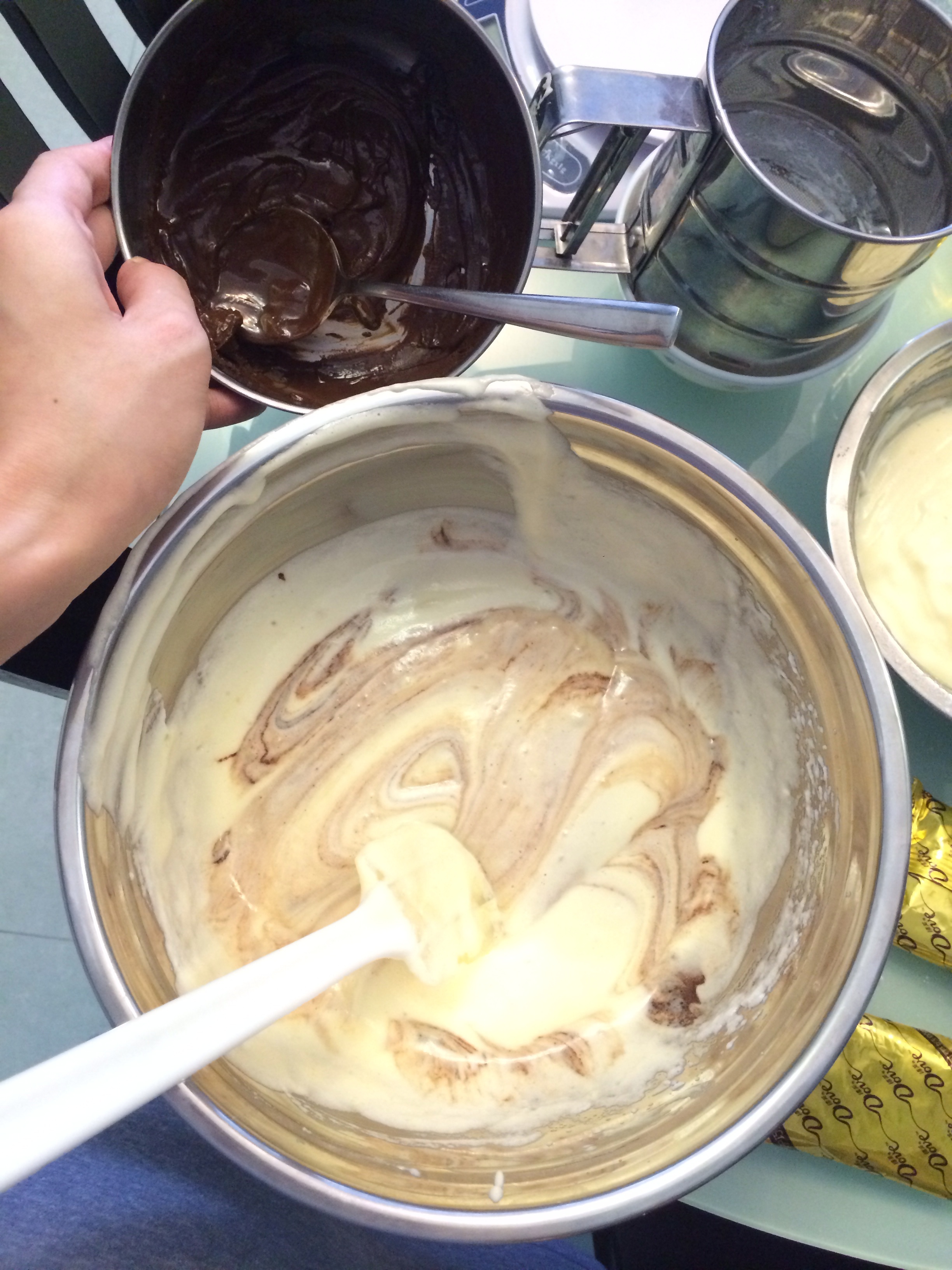 消耗巧克力蛋糕，直接用融化巧克力做的做法 步骤6