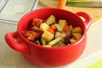 砂鍋土豆牛筋煲的做法 步骤1