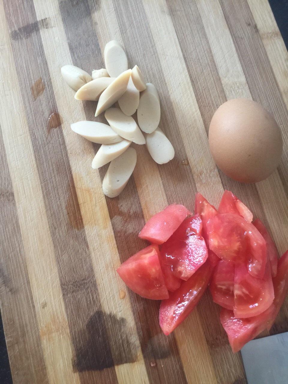 柿子雞蛋火腿炒麪（家常）的做法 步骤1