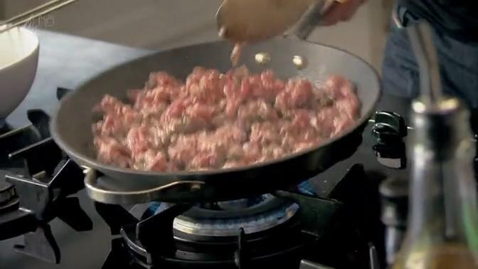 【終極烹飪課程】辣牛肉生菜卷的做法 步骤2
