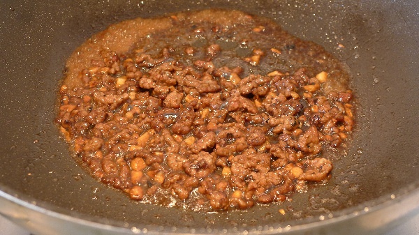 帶牛肉末的石鍋拌飯纔是王道的做法 步骤5
