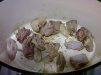 雞腿菇燜土雞的做法的做法 步骤4