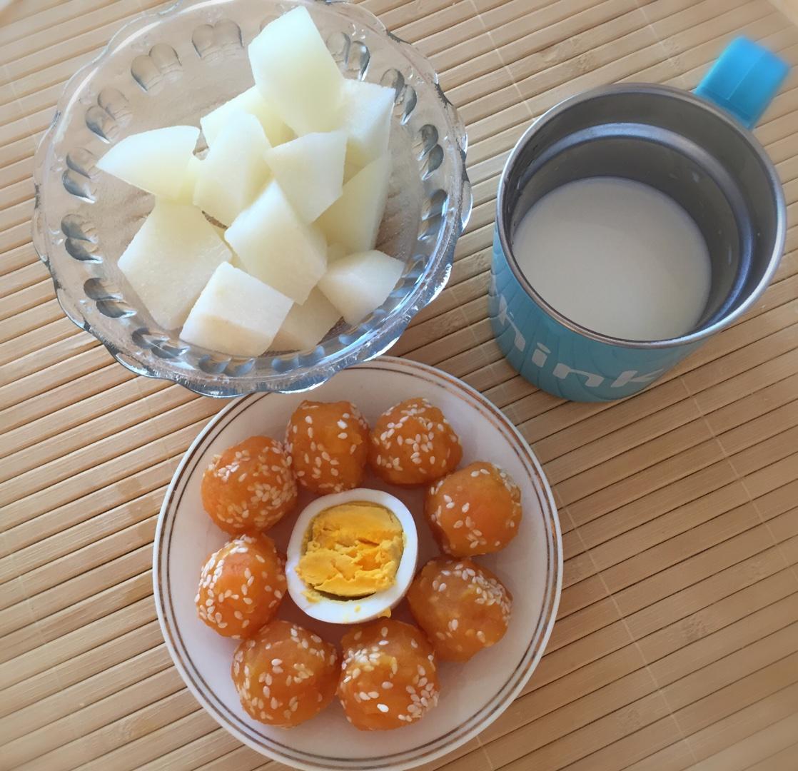 【用早餐說愛你】寶寶早餐：紅薯芝麻球的做法 步骤2