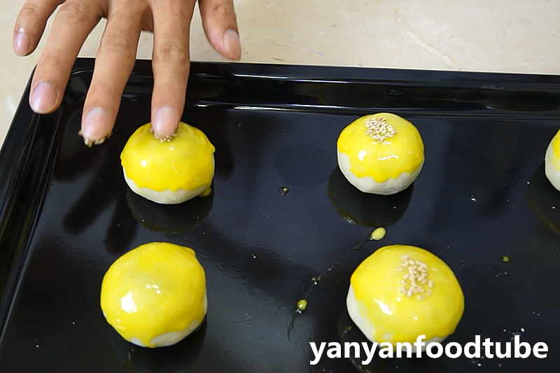 蛋黃酥 Danhuangsu的做法 步骤10