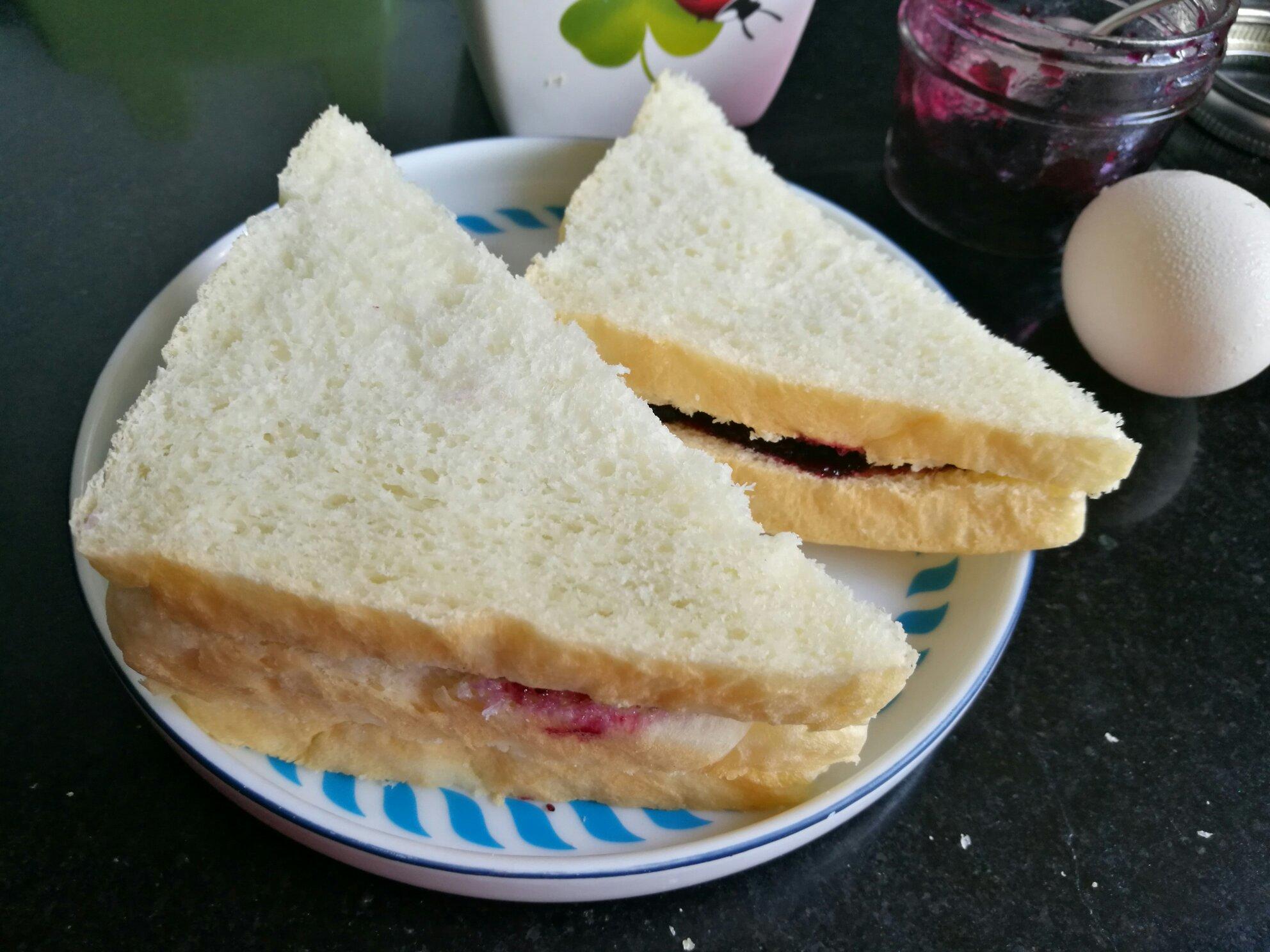 藍莓果醬三明治的做法 步骤2
