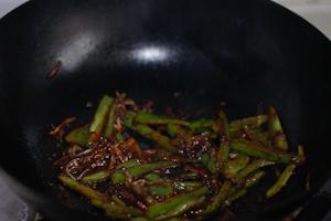 青椒肉絲炒麪的做法 步骤9
