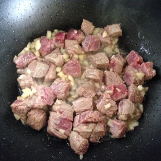 方塊小牛肉 下酒菜的做法 步骤3