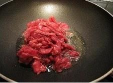 胡蘿蔔炒牛肉的做法 步骤4