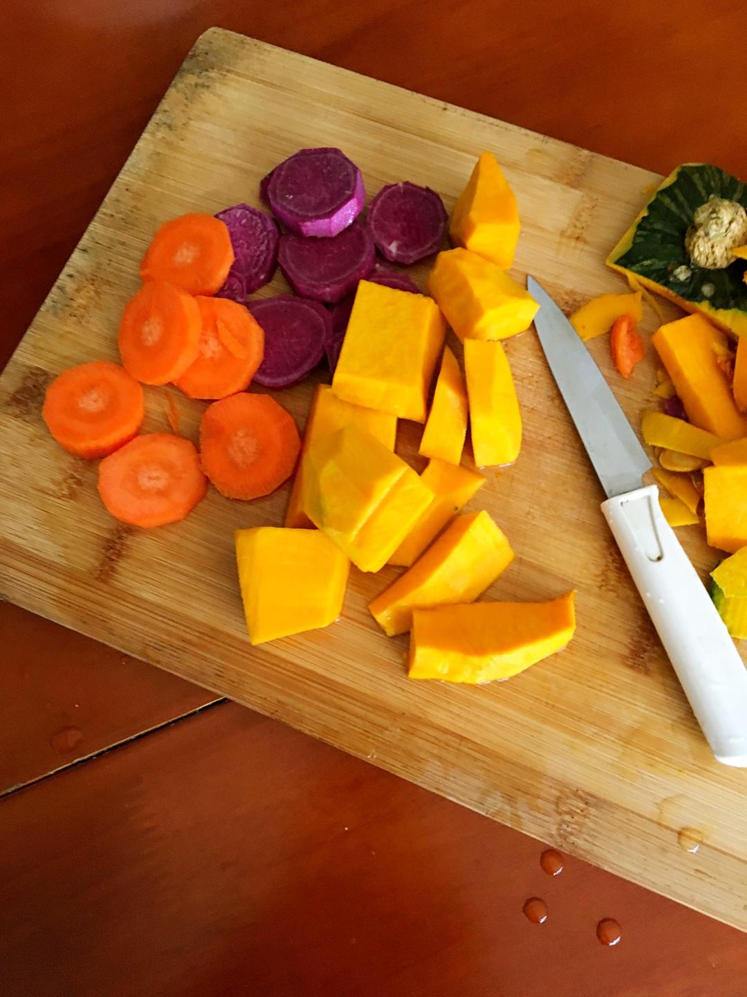 彩蔬卡通饅頭---寶寶從此愛上蔬菜的做法 步骤1