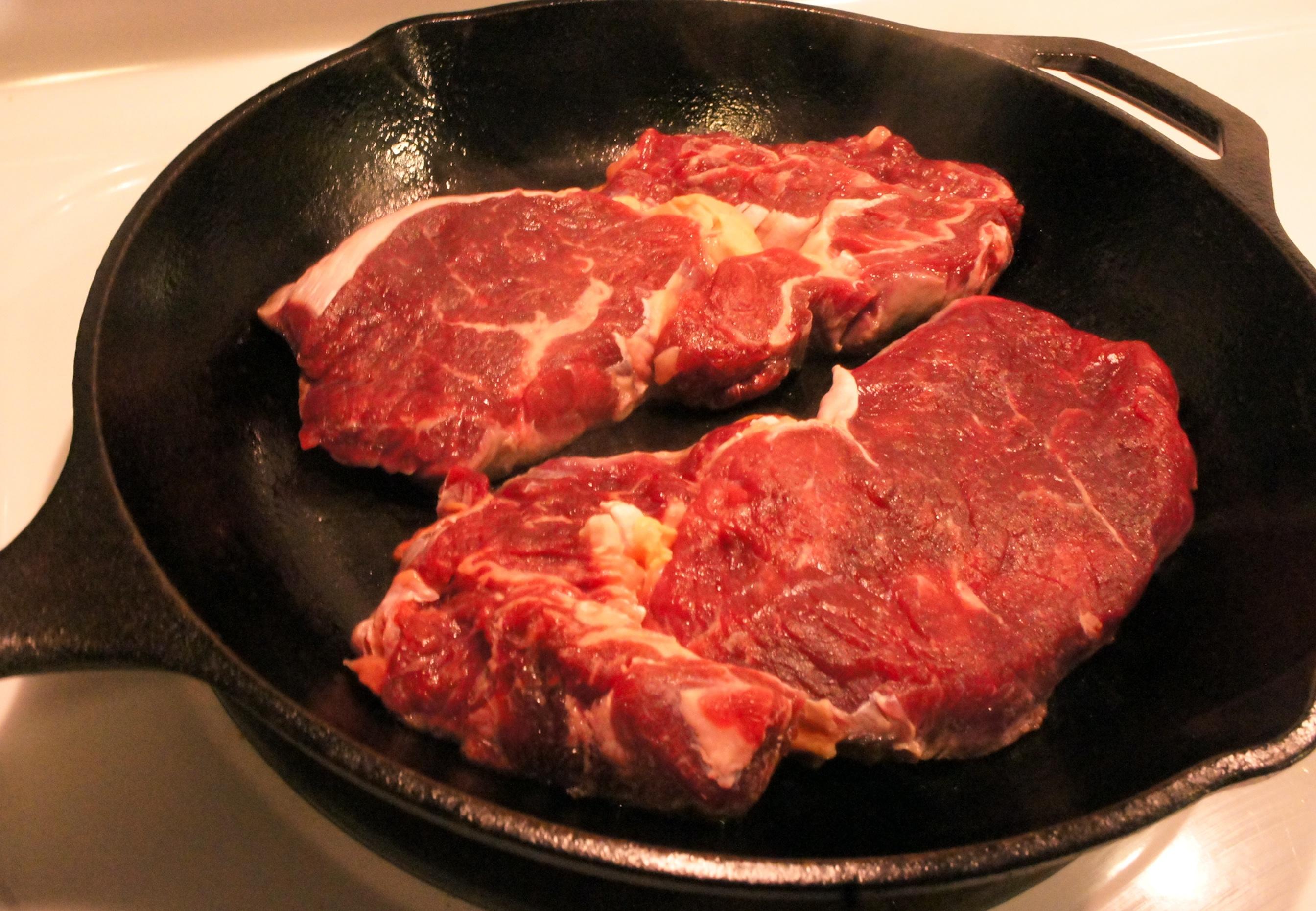 簡易煎牛排 (Turn Cheap Steak into Prime Steak Recipe )的做法 步骤5